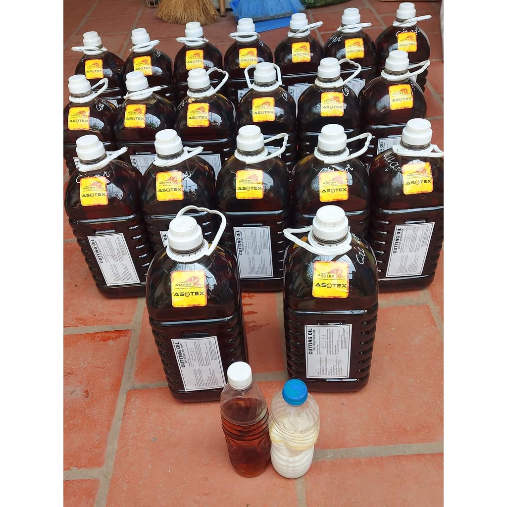 5 lít dầu làm mát lưỡi cắt hàng chuẩn loại 1 chiết ra từ thùng 18l