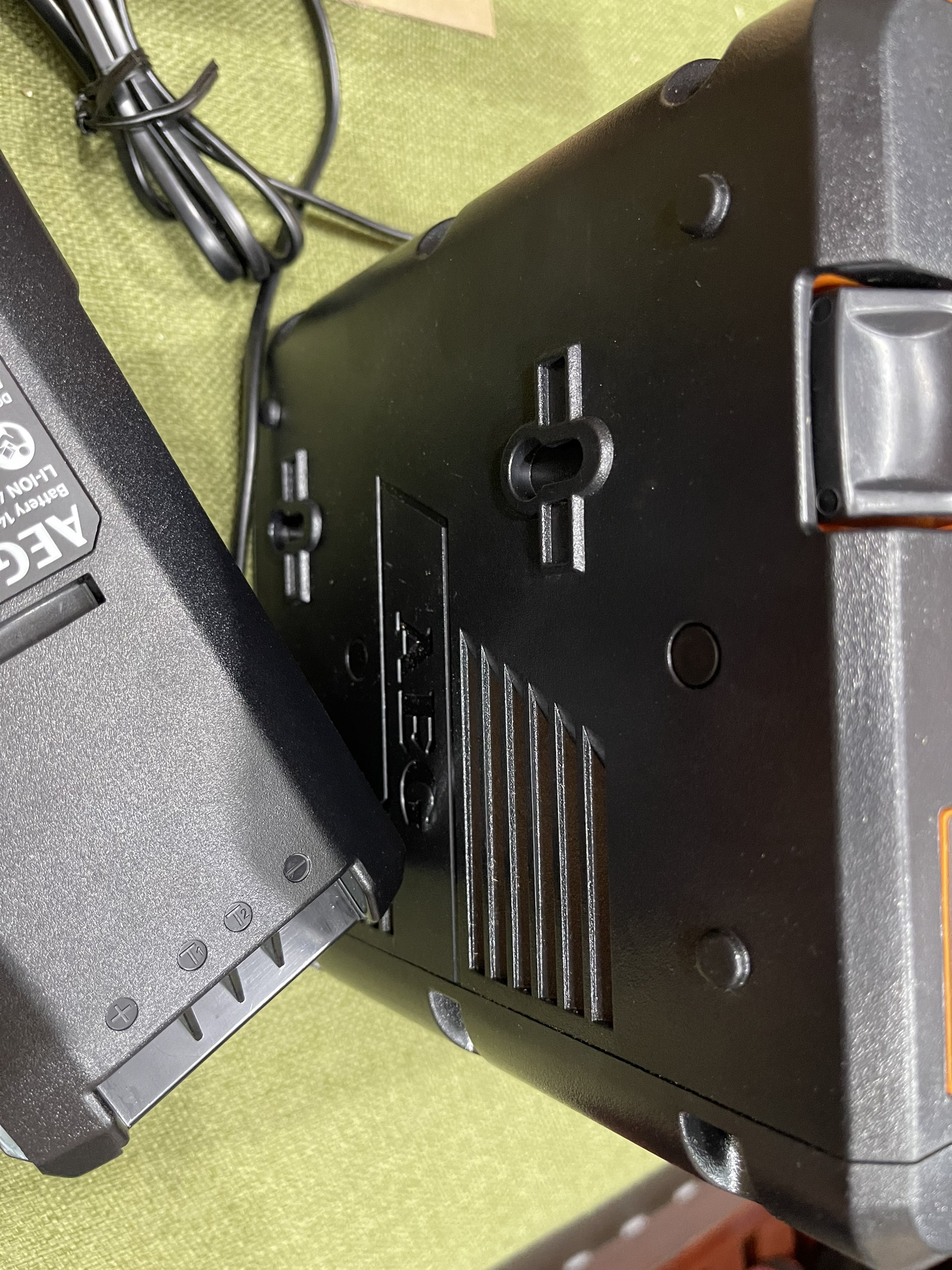 pin sạc AEG ABC58S