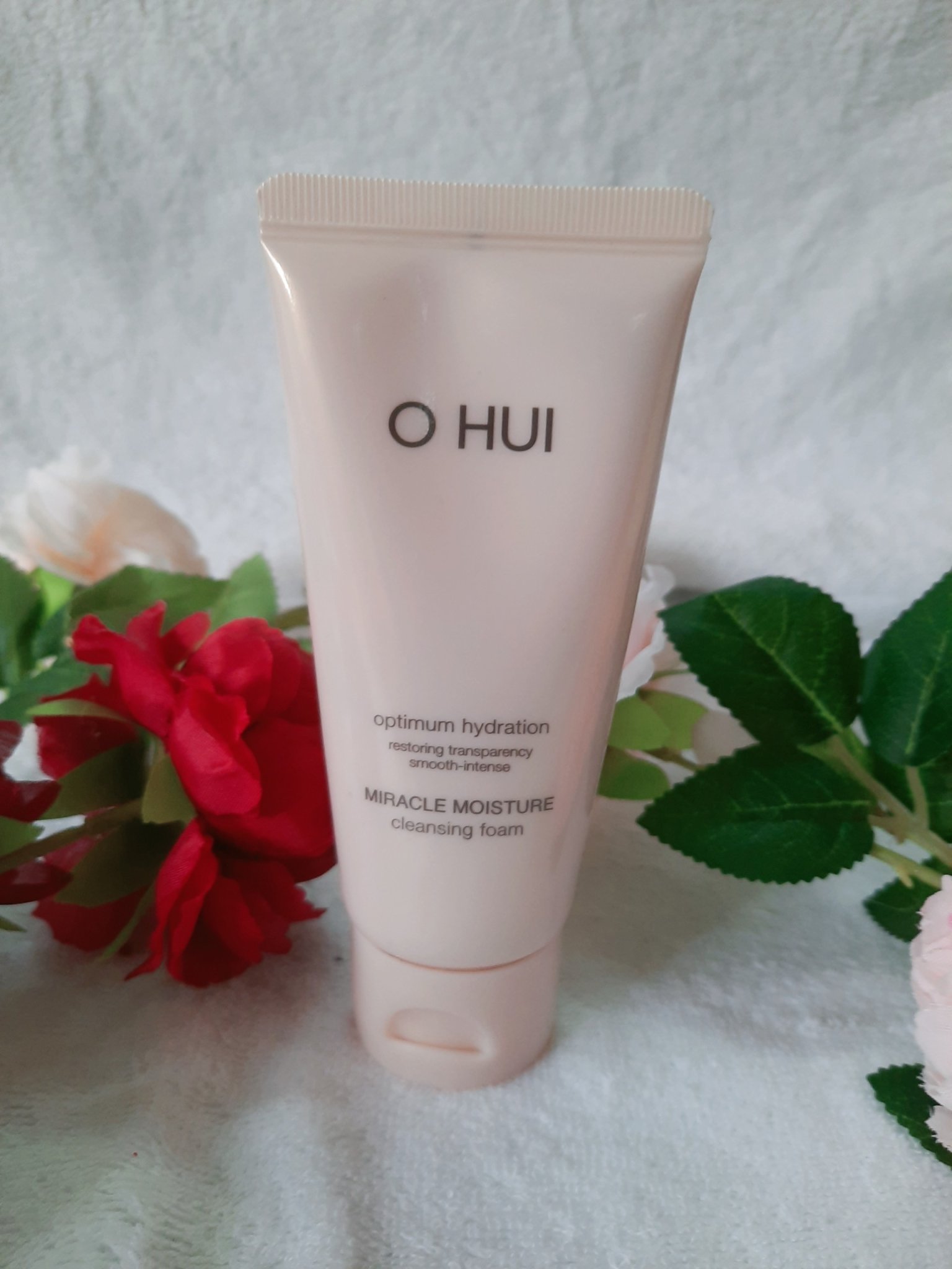 Sữa rửa mặt ẩm mịn da OHUI Miracle Moisture Cleansing Foam Opitmum Hydration 80ml