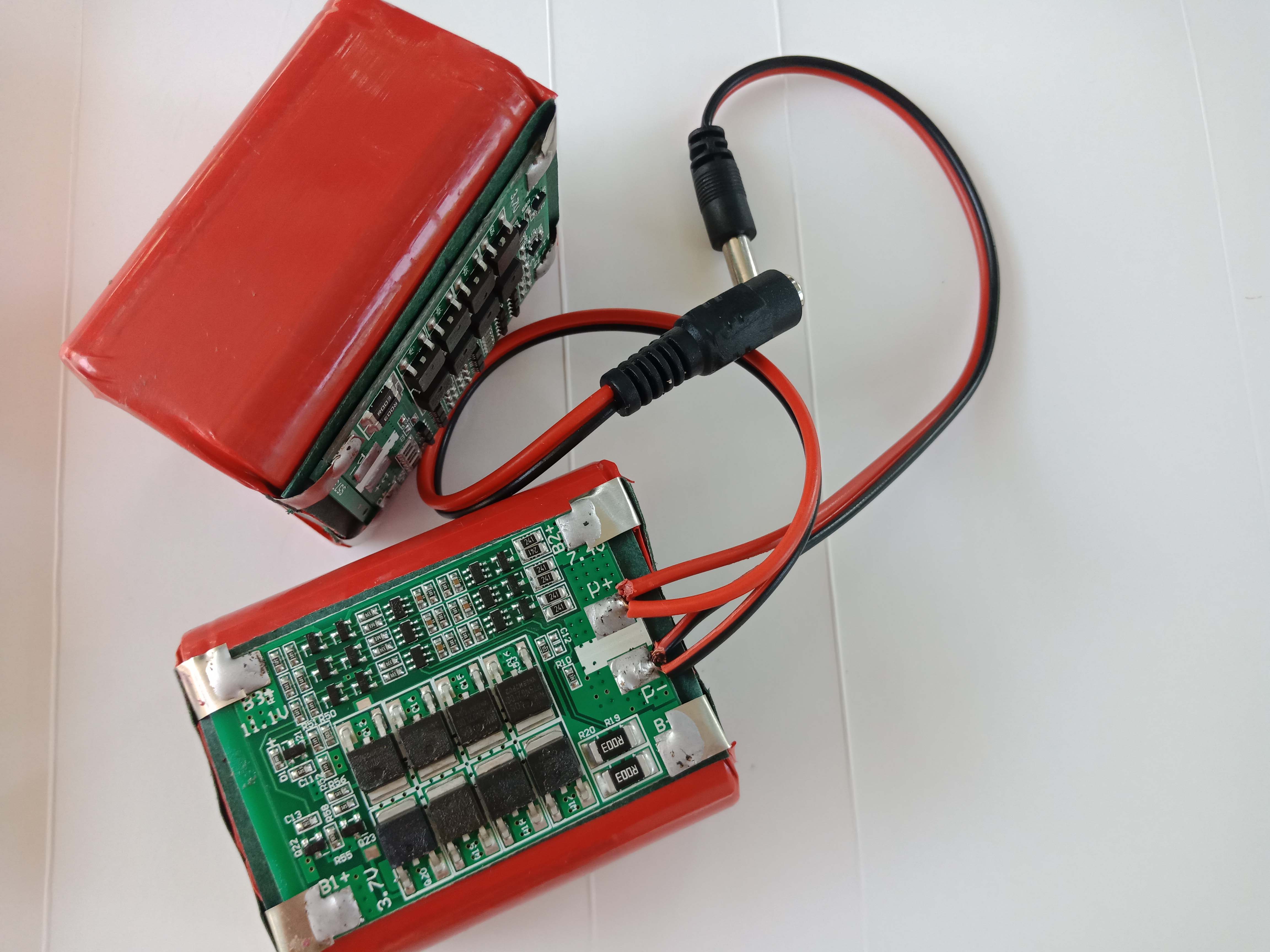 Khối pin 12v 5A cho loa kéo camera xe điện moto loại tốt