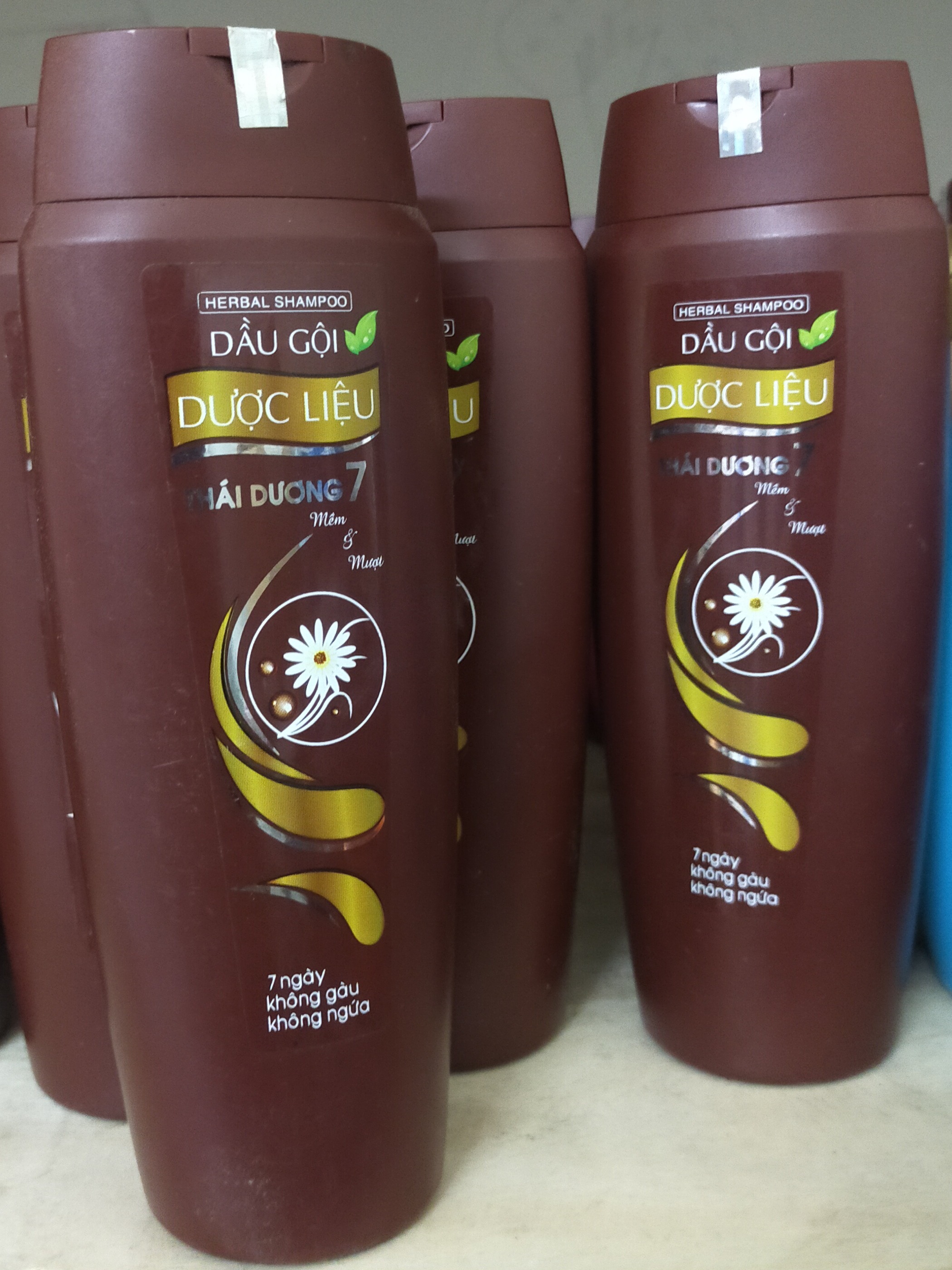 Dầu gội dược liệu thái dương 7