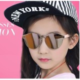Kính thời trang trẻ em + tặng bao da B72