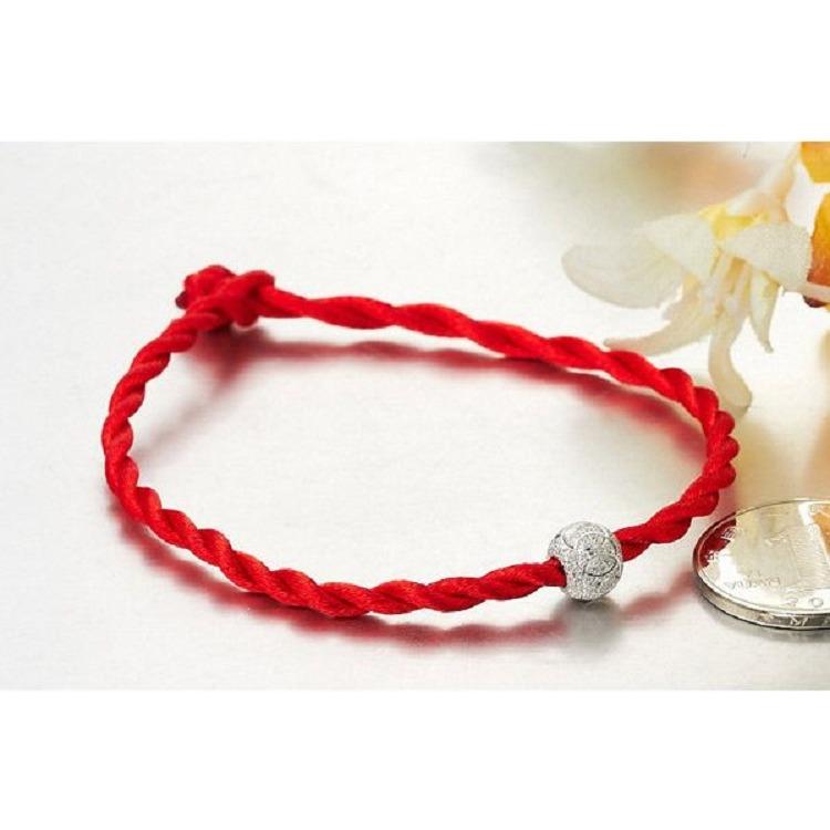 Vòng tay đỏ đính hạt charm bạc S925 biểu tượng may mắn