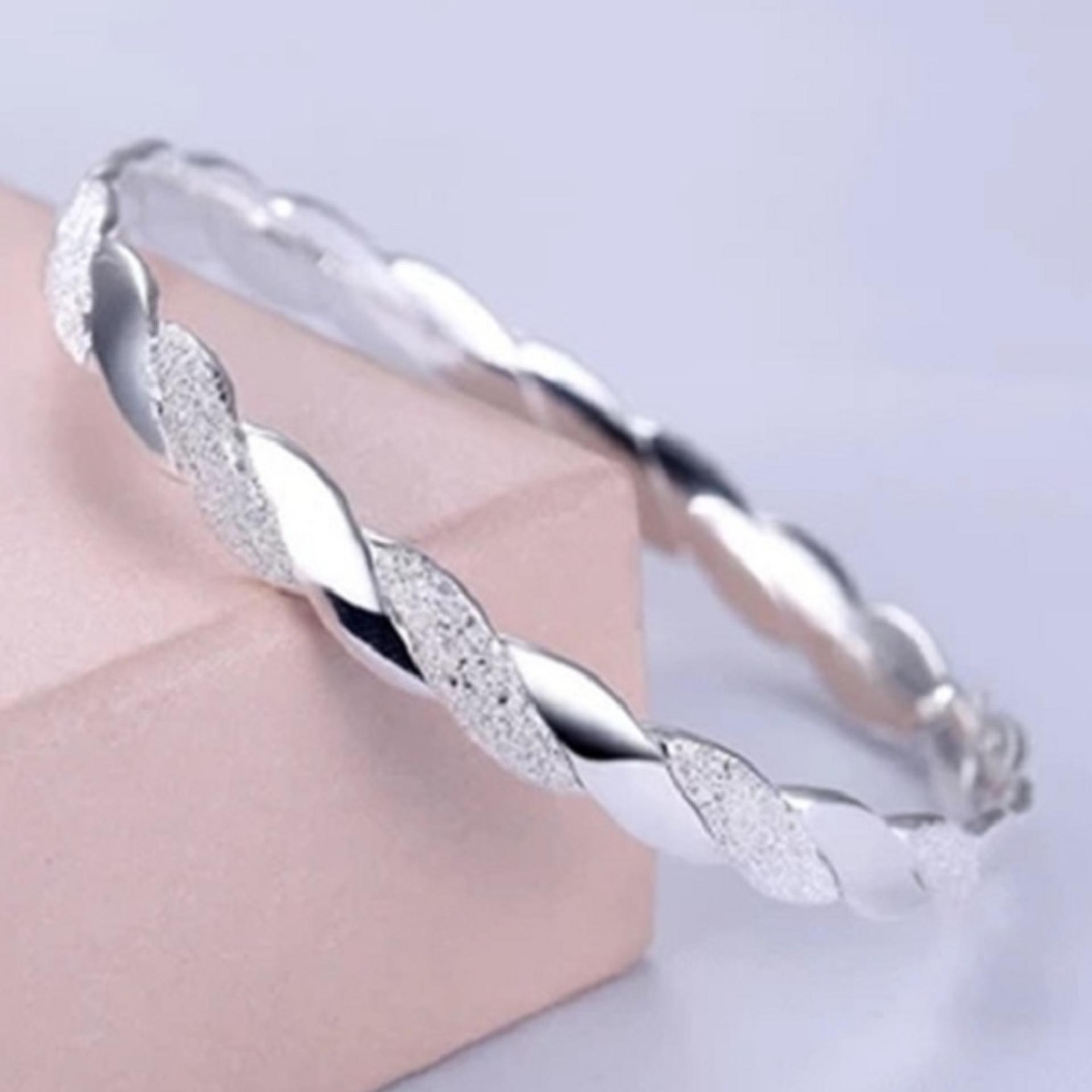 Vòng tay nữ thời trang tròn xoắn đơn n xinh xắn HHN-SZ3