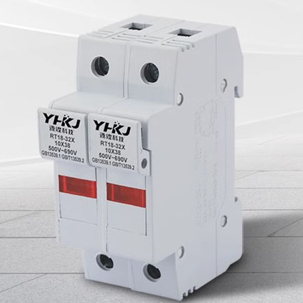Hộp cầu chì rt18/-32x có đèn 1p kèm cầu chì sứ ro15 10x38 1-32a