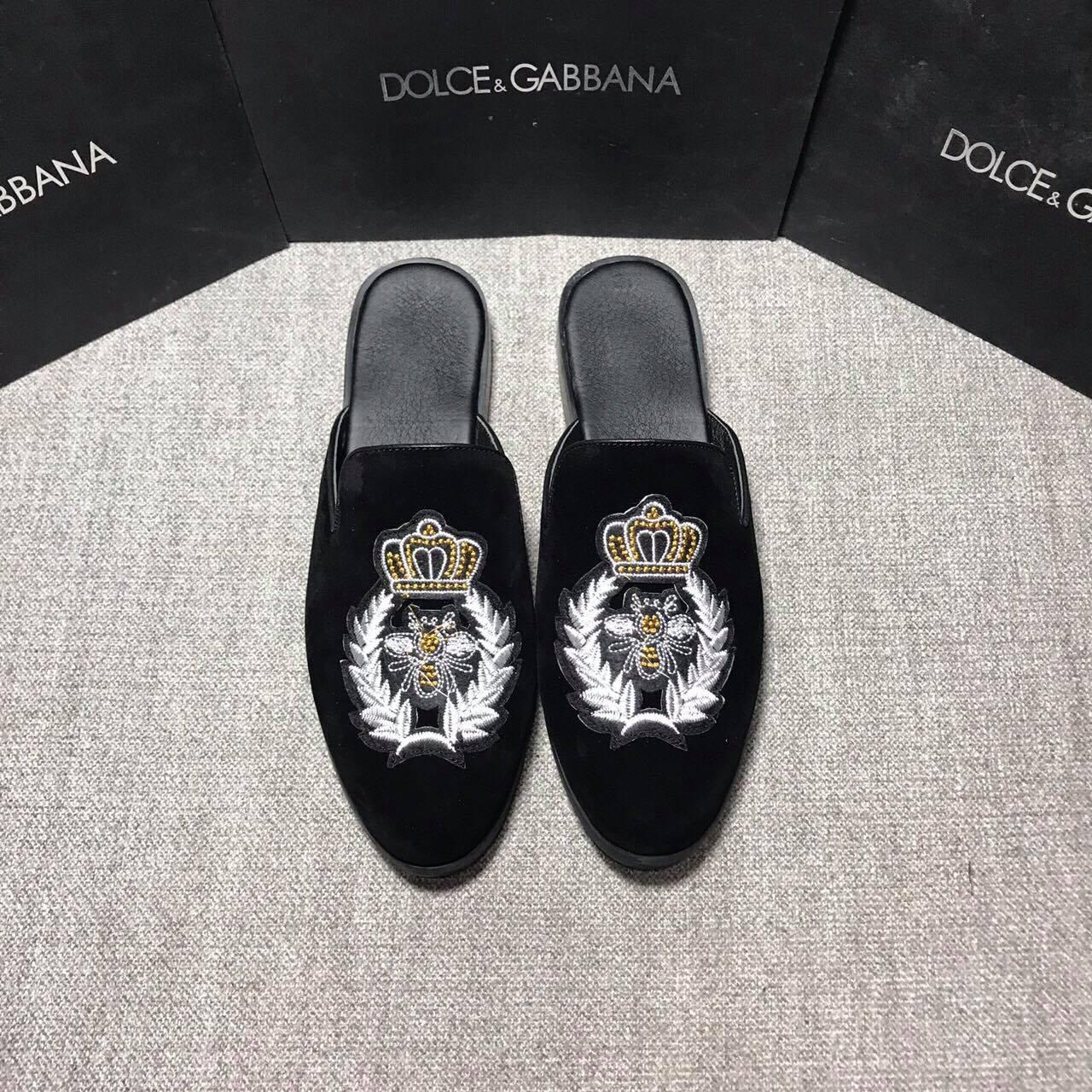 Sục thêu ong trắng nam