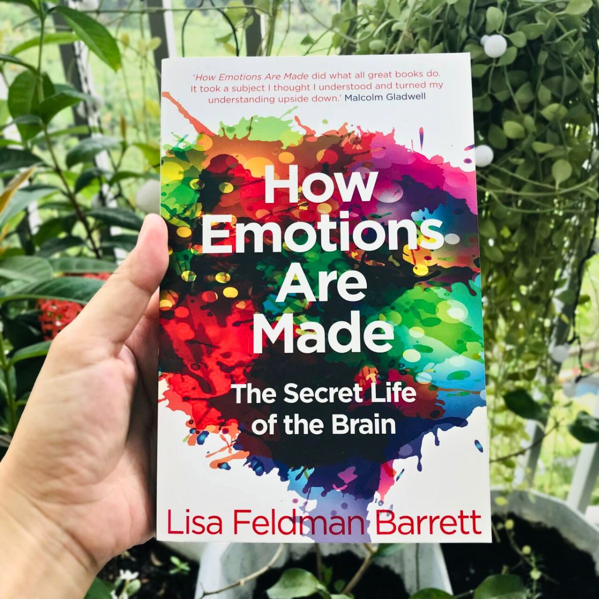 How Emotions Are Made : The Secret Life of the Brain by Lisa Feldman Barrett ( Khu Vườn Sách )