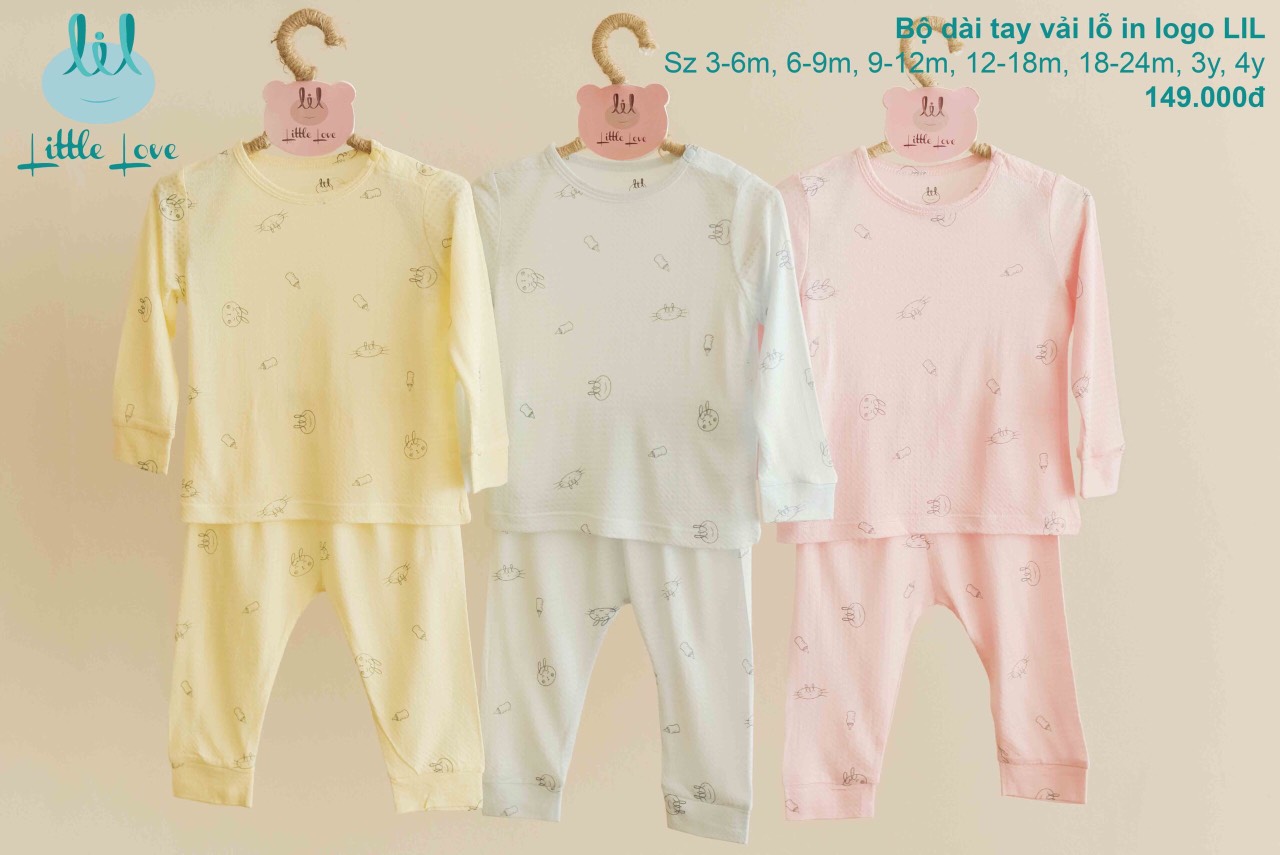 Bộ dài tay cài vai vải lỗ in họa tiết trẻ em Little Love