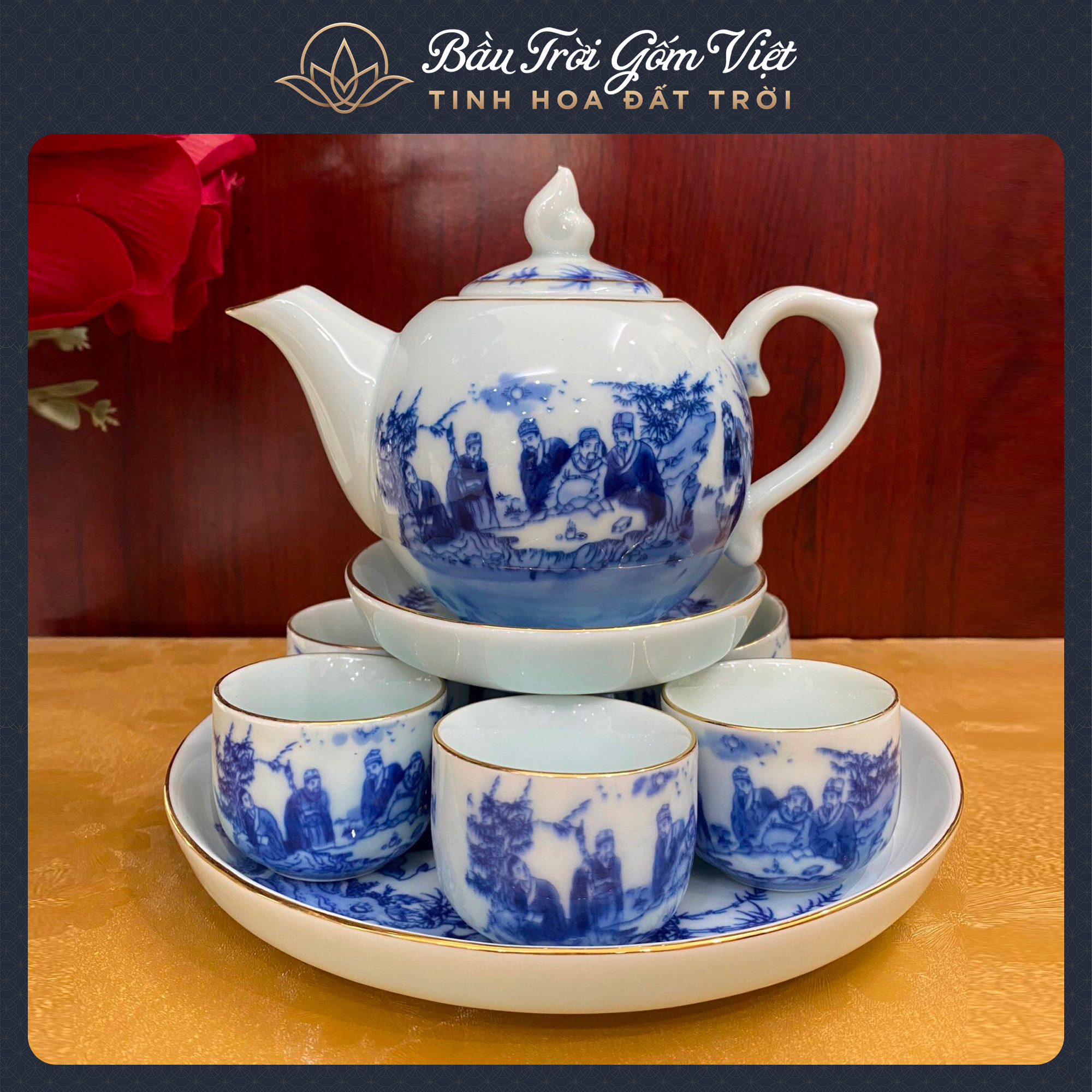 Ấm chén Bát Tràng hoạ tiết trúc lâm thất hiền kẻ chỉ vàng. Bộ ấm chén pha trà dung tích từ 300ml - 400ml, với nước men sáng bóng, dễ lau rửa và an toàn với sức khoẻ người sử dụng