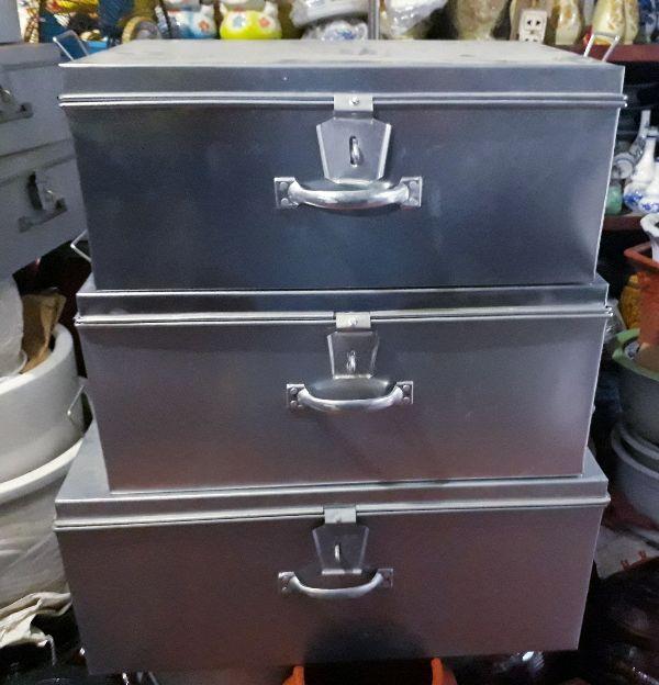 Hòm tôn dày cỡ 48x29x19cm tặng kèm khóa