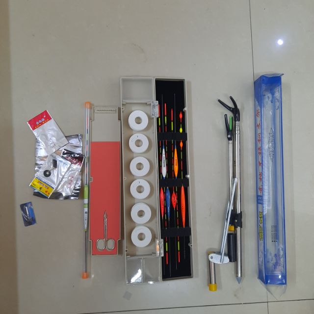 Hộp 7 phao câu đài và chống cần câu cá