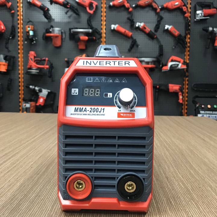 Máy hàn que mini btec mma-200j1 có màn hình hiển thị