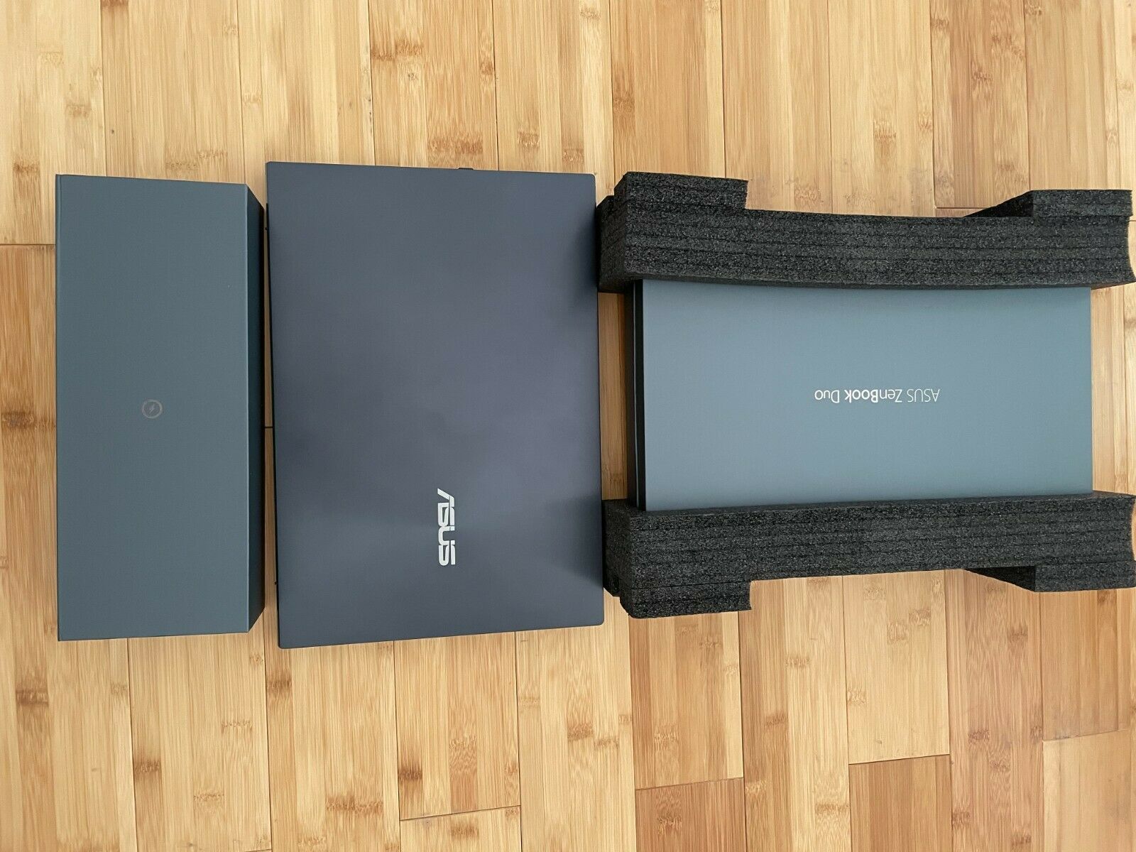 Brand new asus zenbook pro duo ux581 15.6" touchscreen 4k uhd 32gb 2tb ssd