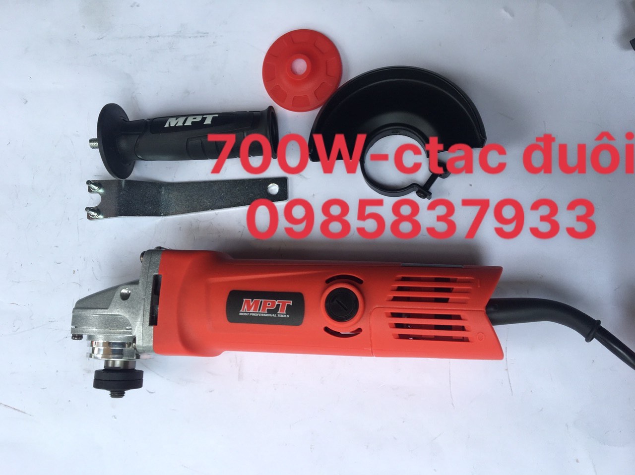 Máy mài công tắc đuôi 700w đá 100 mm mag7003 700w tại máy ntt dùng mài cắt các vật liệu an toàn hiệu quả