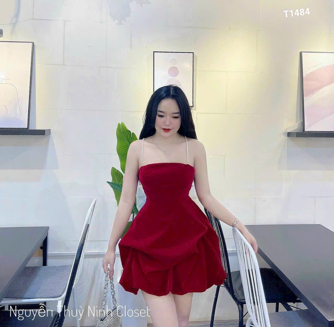 Đầm bí nhung cột nơ sau kèm dây cườm vai có mút có lót 2 màu y hình T1484