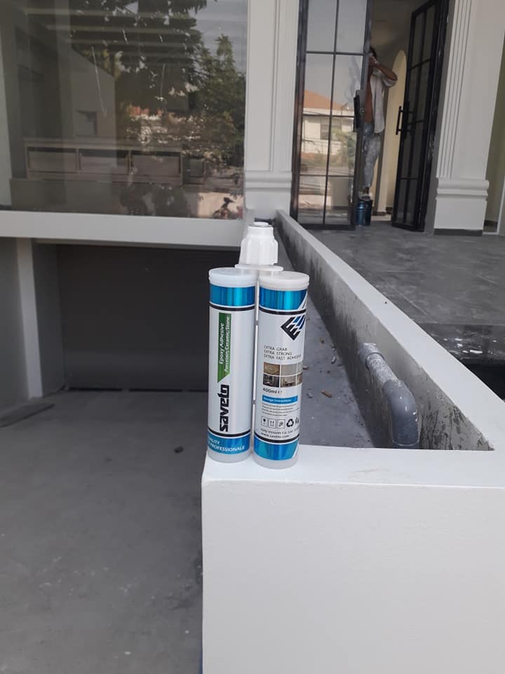 Keo chít mạch chống thấm màu Trắng S01 (kèm 2 vòi)