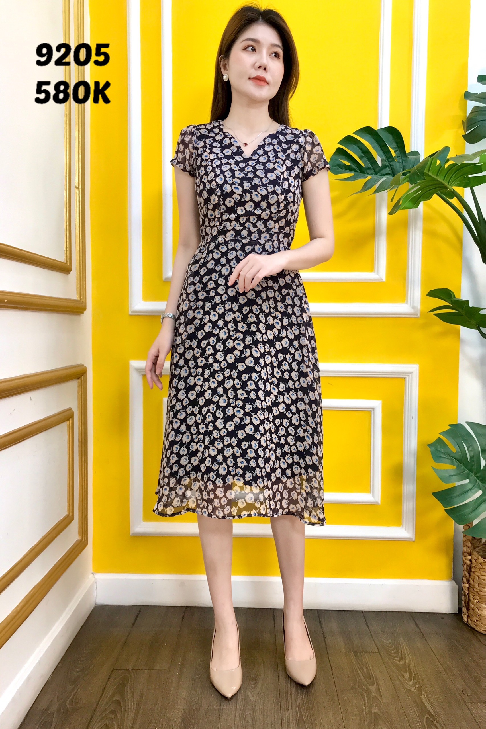 Đầm emy em9205 xoè cổ cách điệu họa tiết hoa