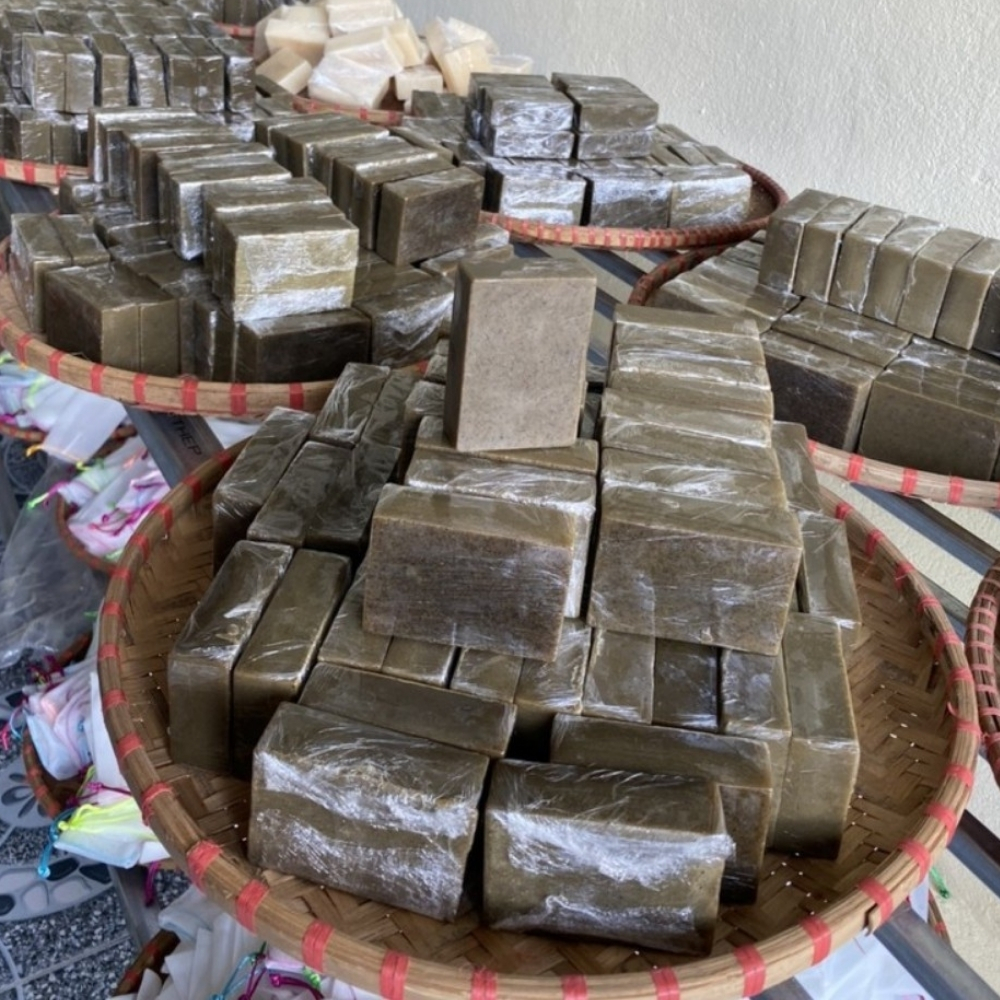 Xà phòng mụn lưng 100gr thành phần tía tô và mướp đắng