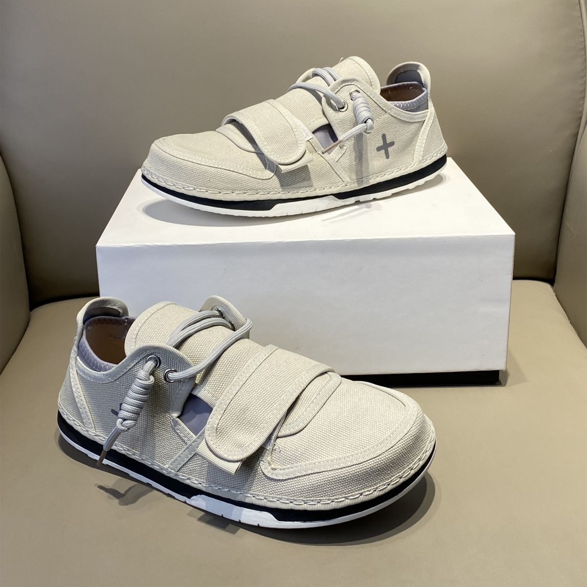 Giày Nam Sành Điệu Hề 2024 Mùa Xuân Mới Velcro Mặt Vải Thoáng Khí Thoải Mái Douyin Nhanh Tay Hot Phong Cách Thoải Mái Giày Thể Thao Thường Ngày