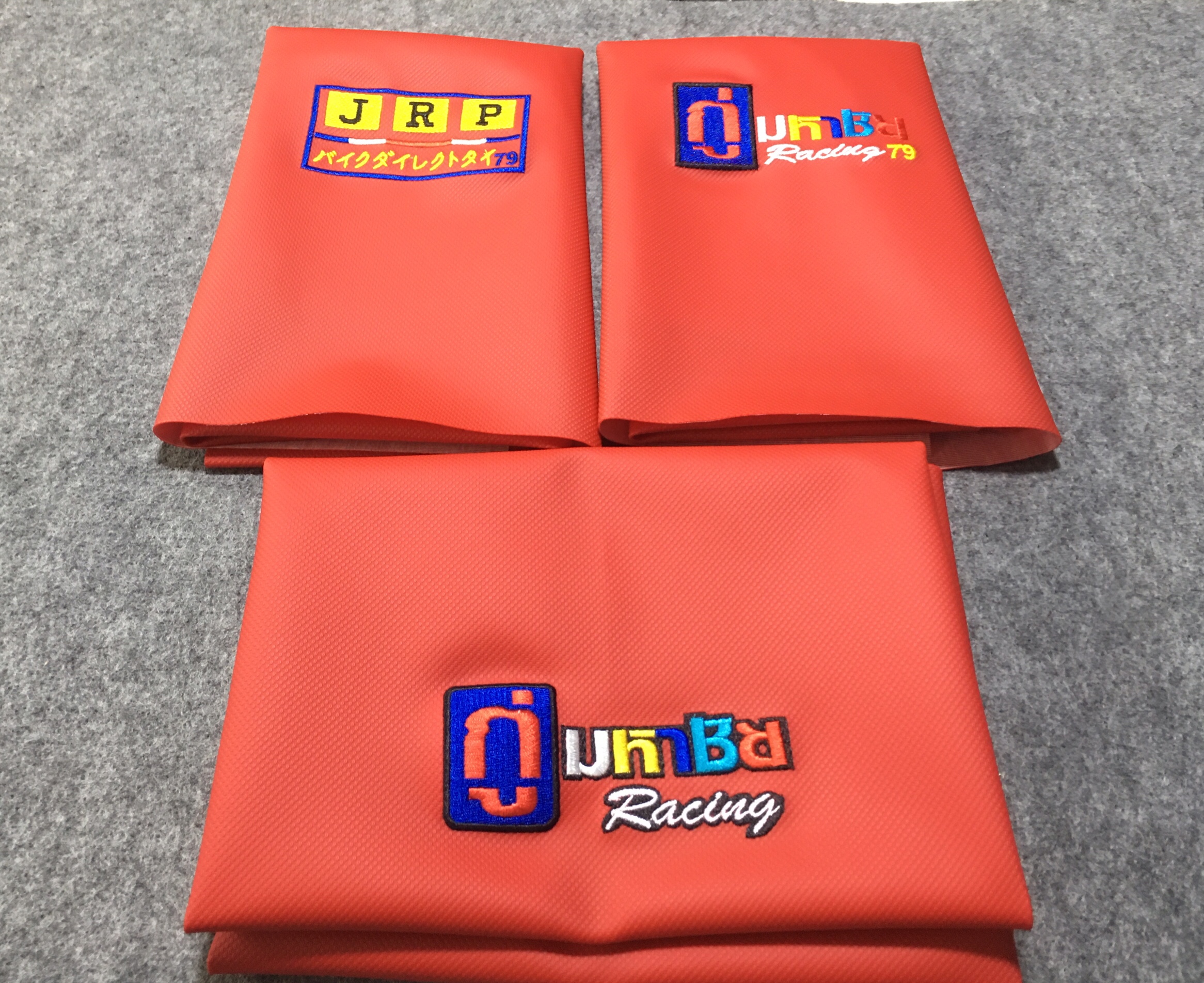 Da Yên Đỏ Chữ Thêu Thái Cao Cấp Dành Cho Mọi Dòng Xe Số Xe Ga Exciter Winner Dream Wave Vario Sh