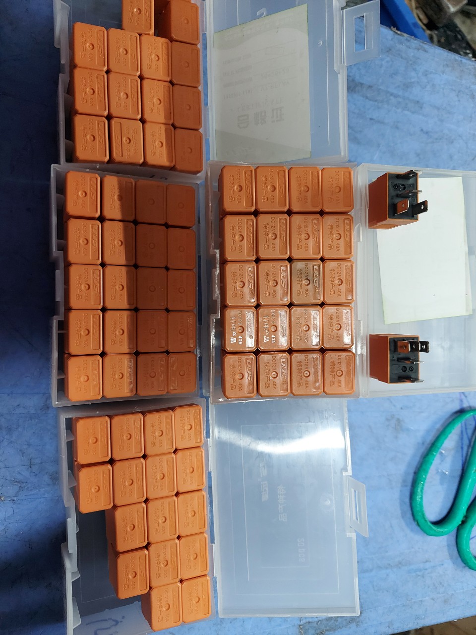 Rơ le 4 chân 5 chân 40a điện 12v, 24v, hộp 20 cái