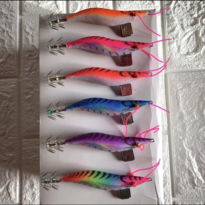 Tôm câu mực, tôm giả câu mực bọc áo vải kim tuyến size 27-30 ( túi 3 con )