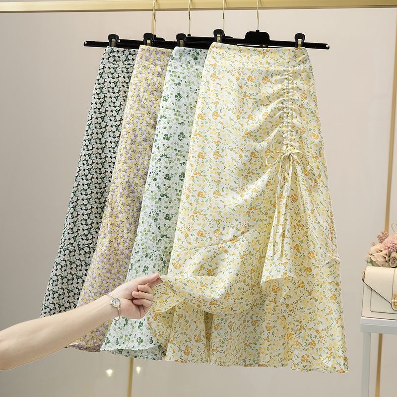 13 Cách Phối Đồ Với Chân Váy Hoa Nhí Ngày Hè Cho Nàng Thêm Tự Tin