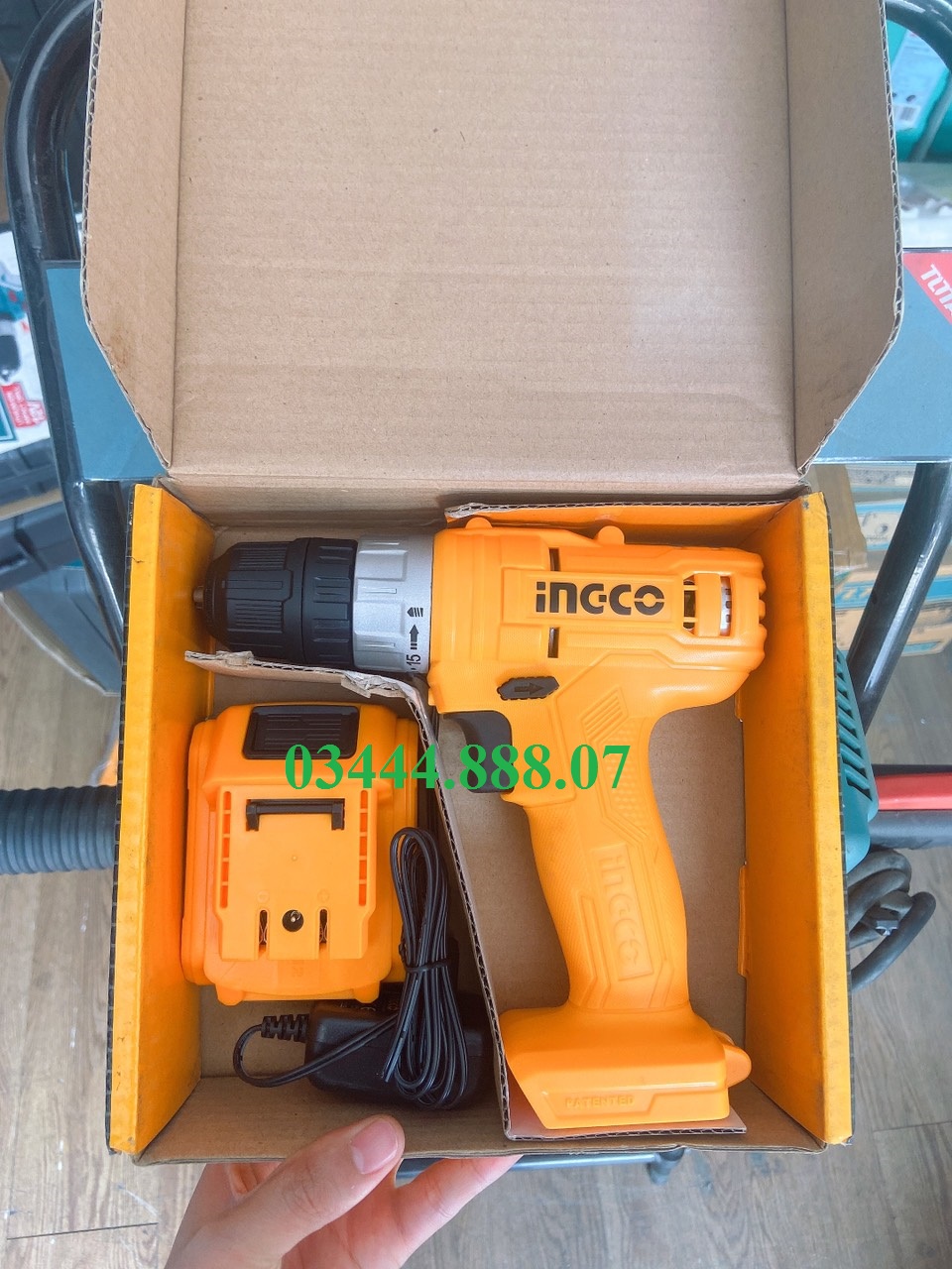 Máy khoan pin dùng pin lithum 12v ingco cdli1211 kèm1 pin + 1 sạc tốc độ không tải :0-600/min, lực mô men quay tối đa :20nm. siêu thị đồ nghề