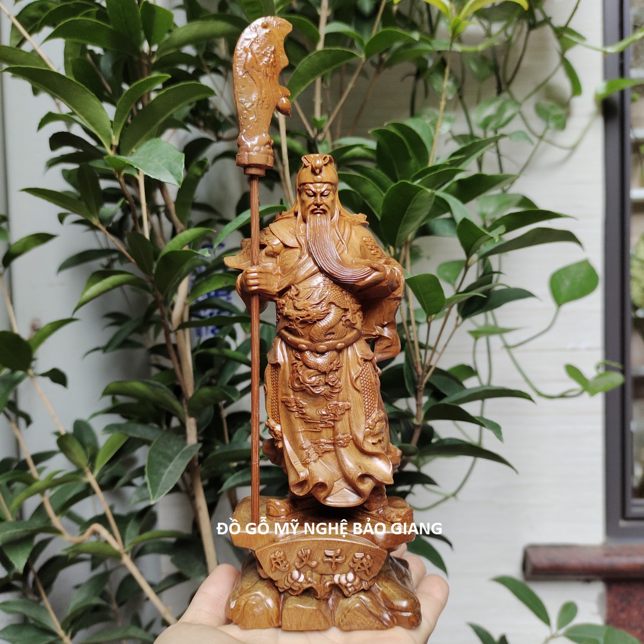 Tượng quan công quan vân trường gỗ bách xanh thơm đẹp