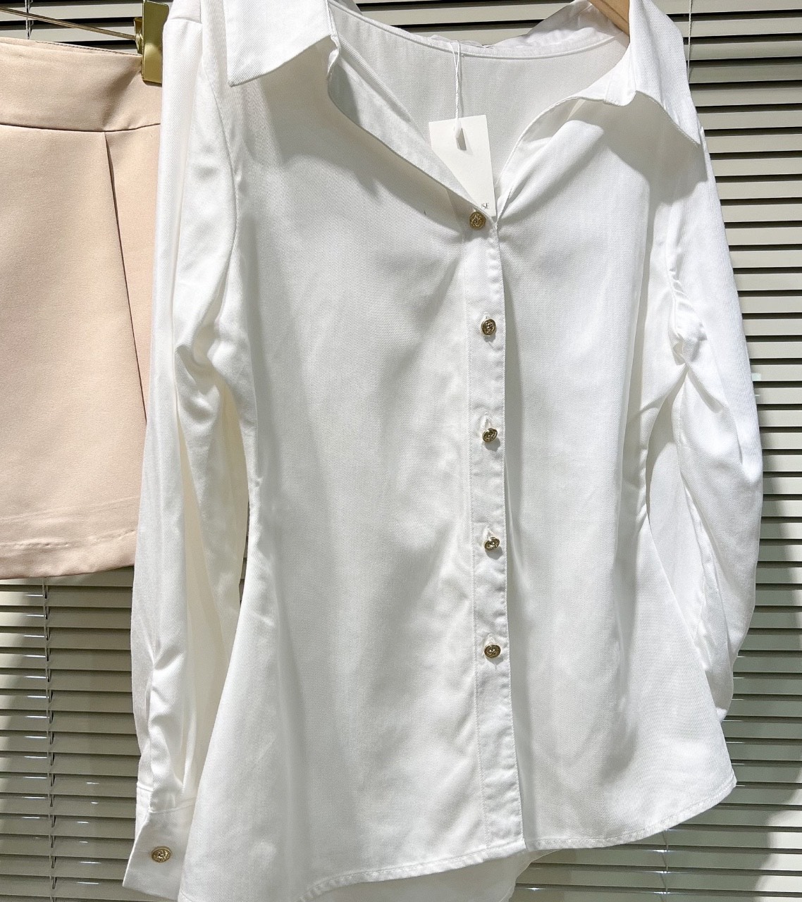 Áo sơ mi cổ v trơn , Peace House Clothing