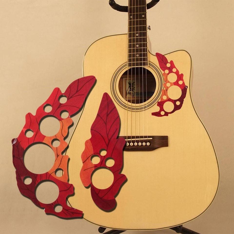 Miếng dán trang trí đàn guitar họa tiết lá phong đỏ