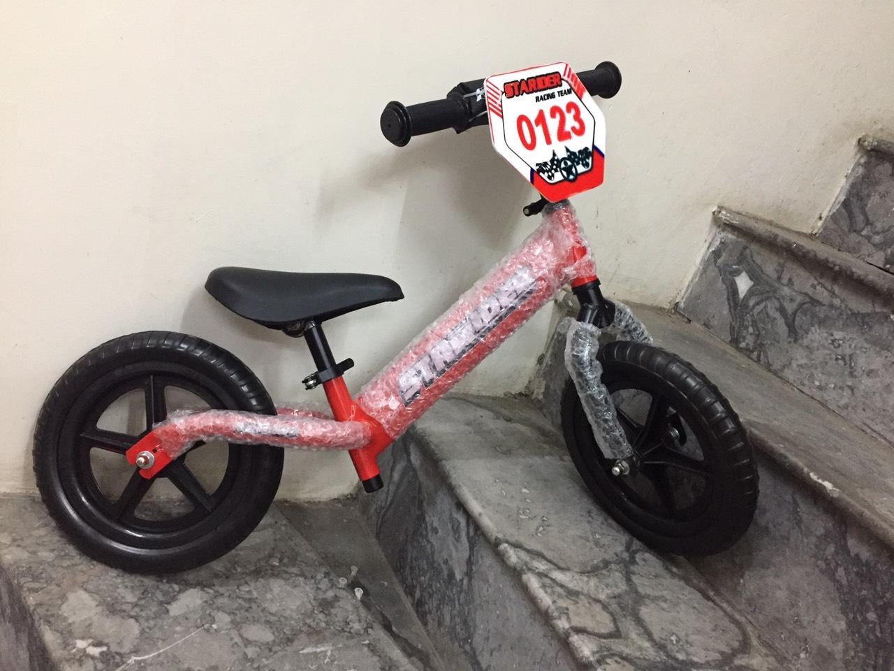 Xe thăng bằng STARIDER NEW đỏ-hàng công ty giá tốt mang nhiều lợi ích cho bé(Tặng kèm bọc lái+biển số)-Xả kho Sỉ=lẻ