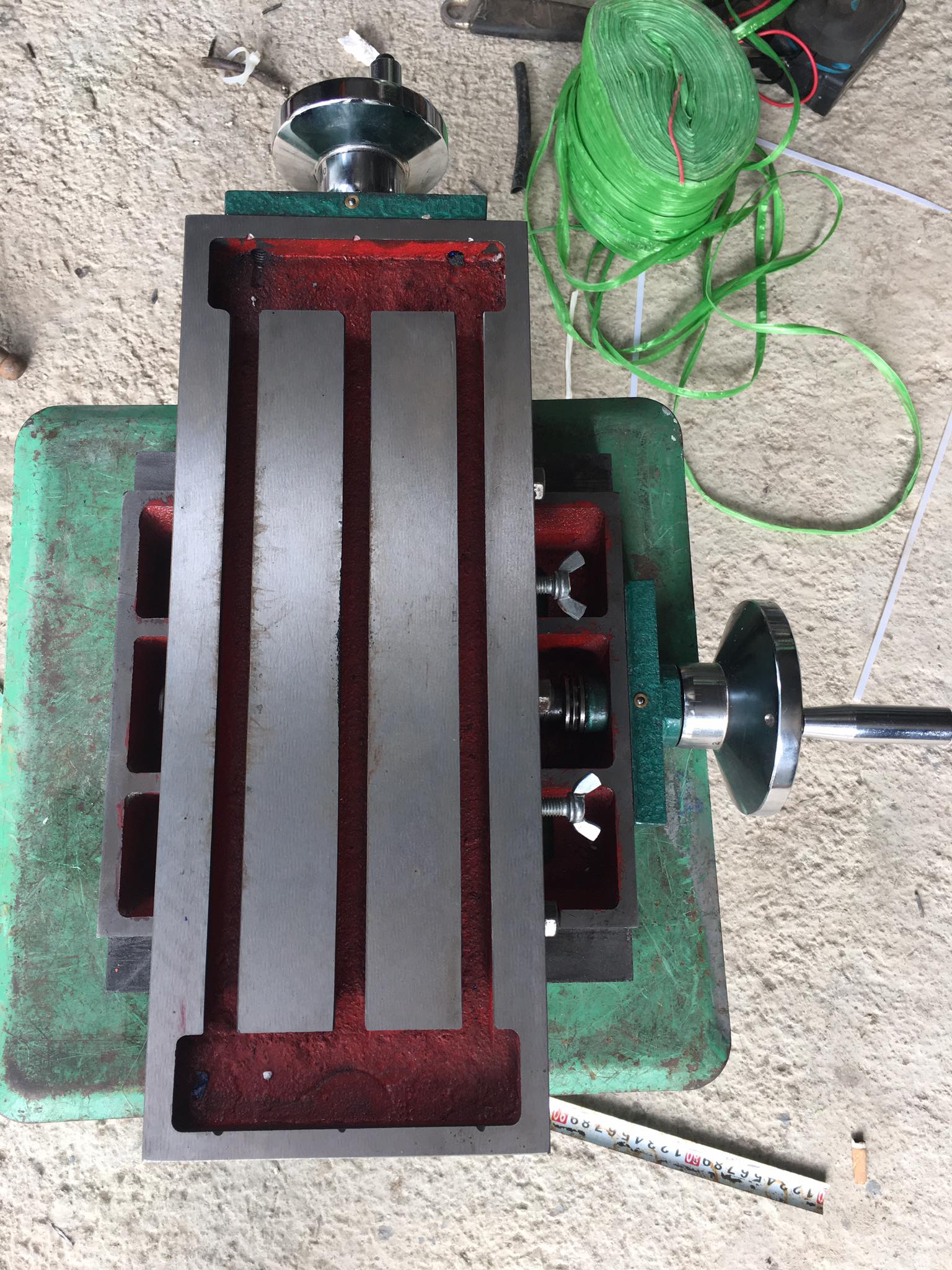 Bàn trượt xy kích thước như hình - cho phép chuyển động ngang - độ chính xác cao - không mài mòn