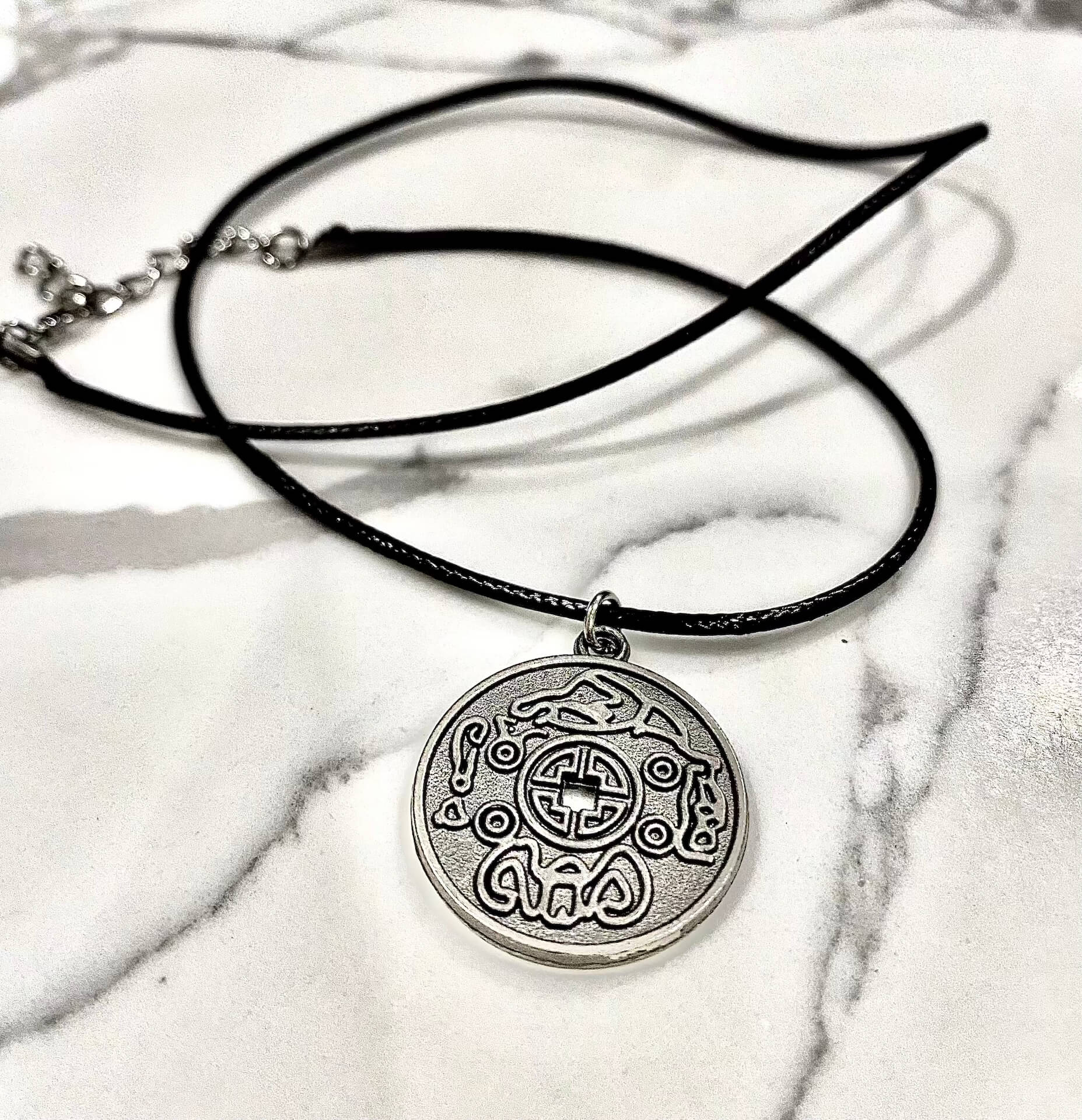 Đồng Tiền Amulet Hàn Quốc Tặng Dây Chuyền Thu Hút Tài Lộc Máy Mắn Trang Sức Phong Thủy Korean coin of happiness Amulet