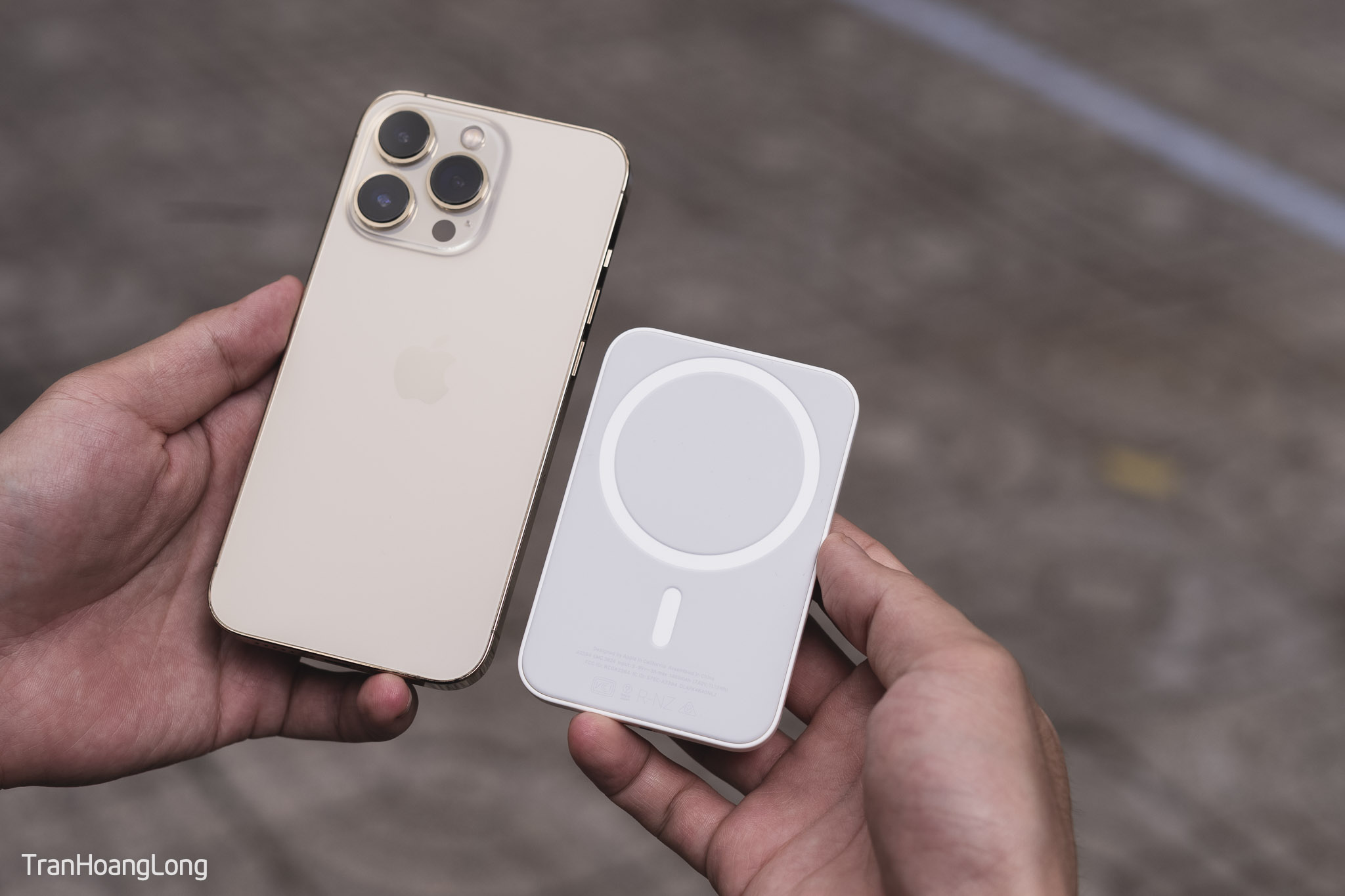 ( NEW HOT ) Sạc Dự Phòng iphone Từ Tính, Pin sạc dự phòng sạc nhanh cho dòng iPhone 12 và 13, Tích Hợp Sạc Không Dây Nam Châm Vào Mặt Lưng, Tự Động Sạc, Công Suất Lớn, Sạc Nhanh An Toàn, Công Nghệ Hiện Đại.(MÀU TRẮNG KEM)