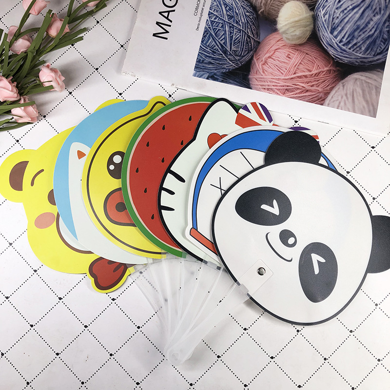 Quạt Nhựa Cầm Tay Cute Nhiều Hình,Hâm mộ trẻ em,Giao Mẫu Ngẫu Nhiên 1 quạt
