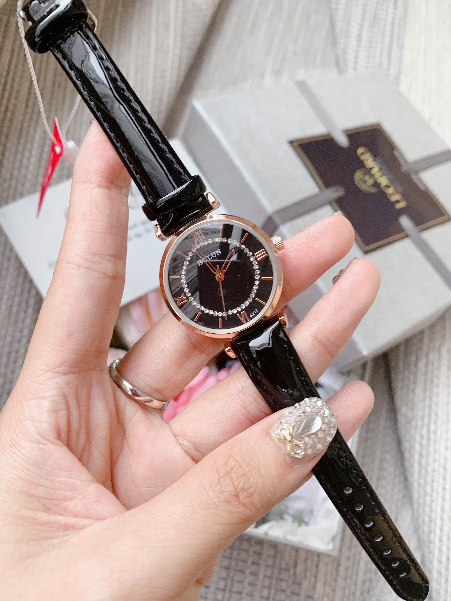 Đồng Hồ Nữ Dây Da Cao Cấp Bolun HUMA996