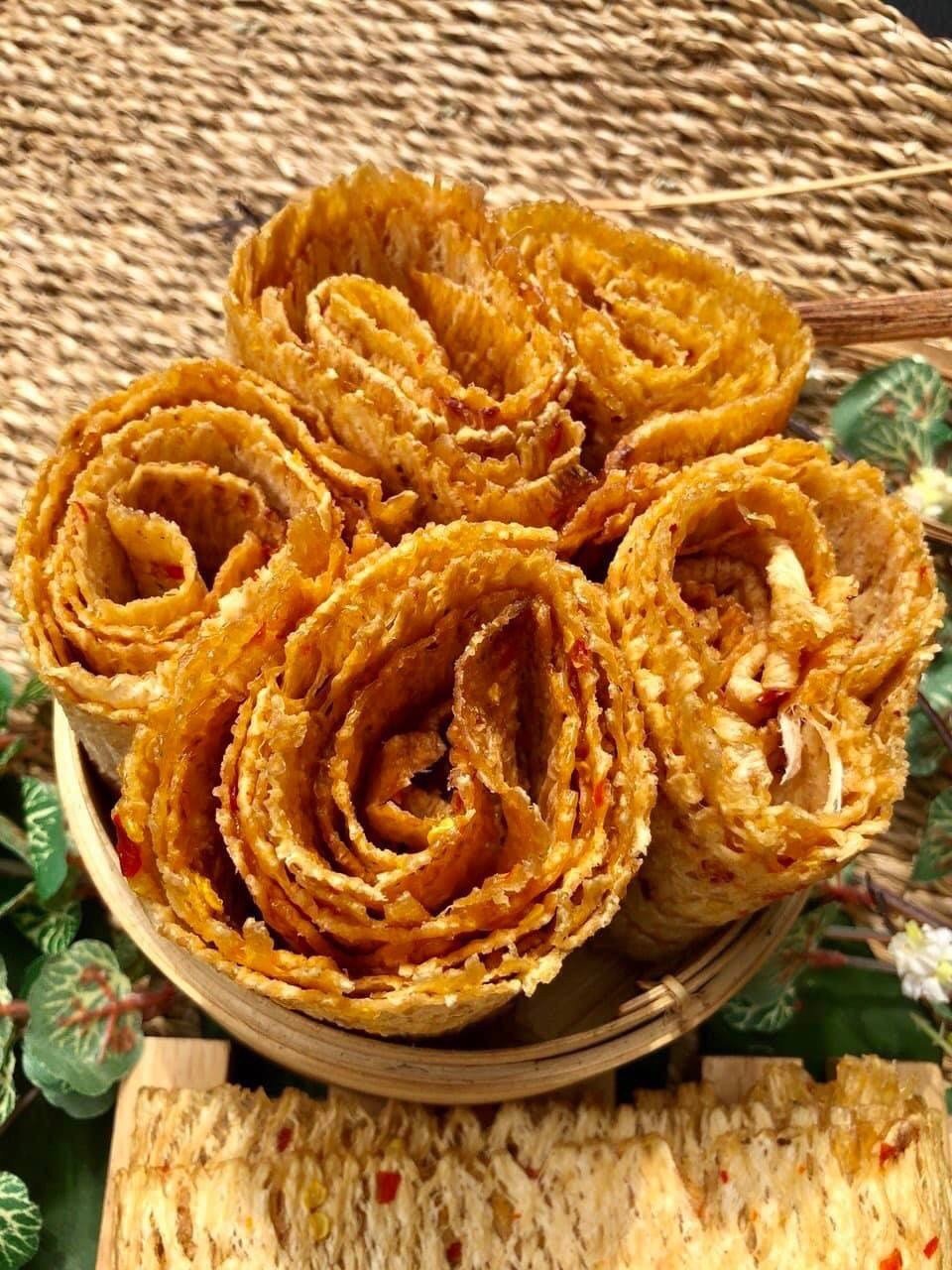 Hộp 200g mực cán tẩm gia vị nguyên con
