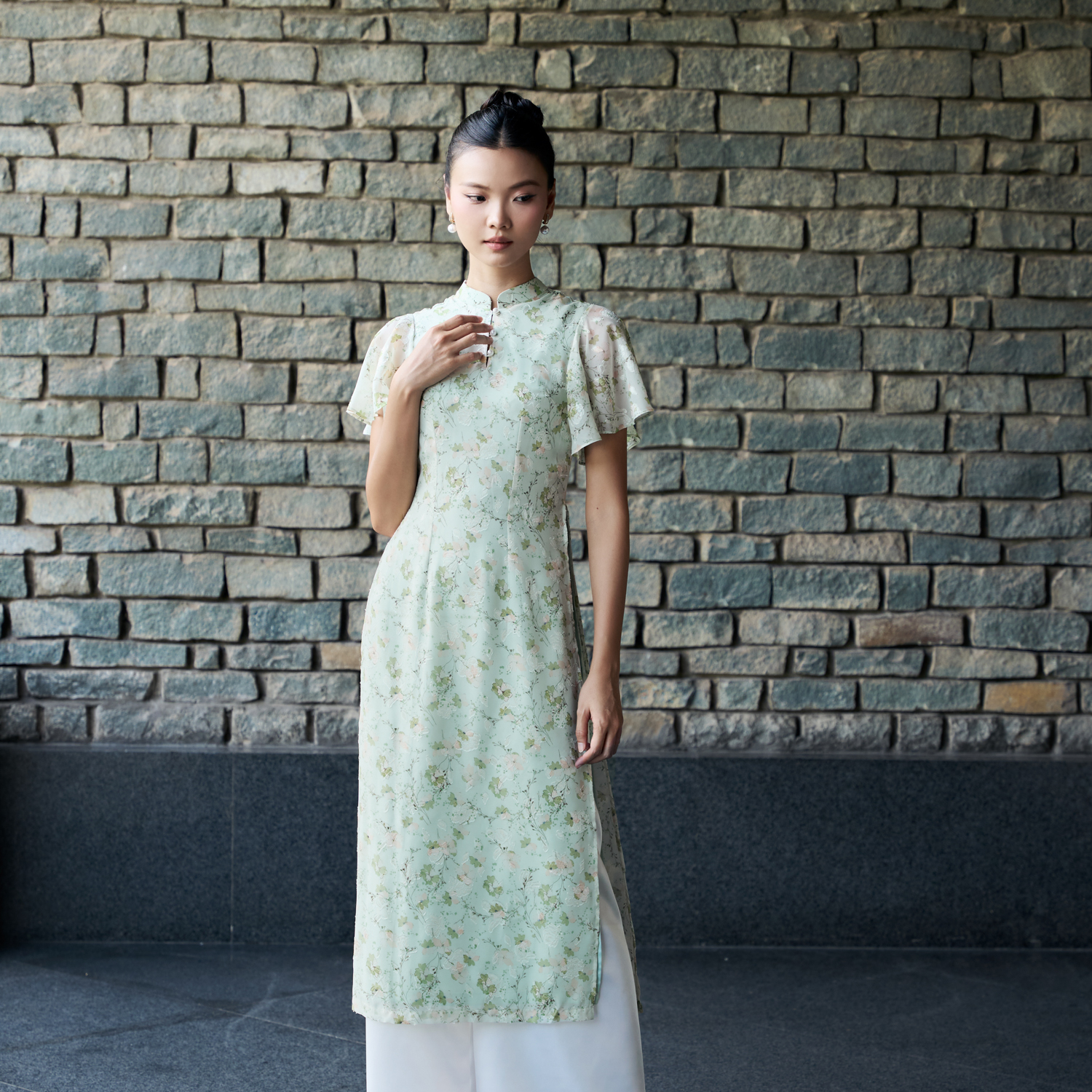 Áo dài ôm voan hoa tay cánh tiên Maybi