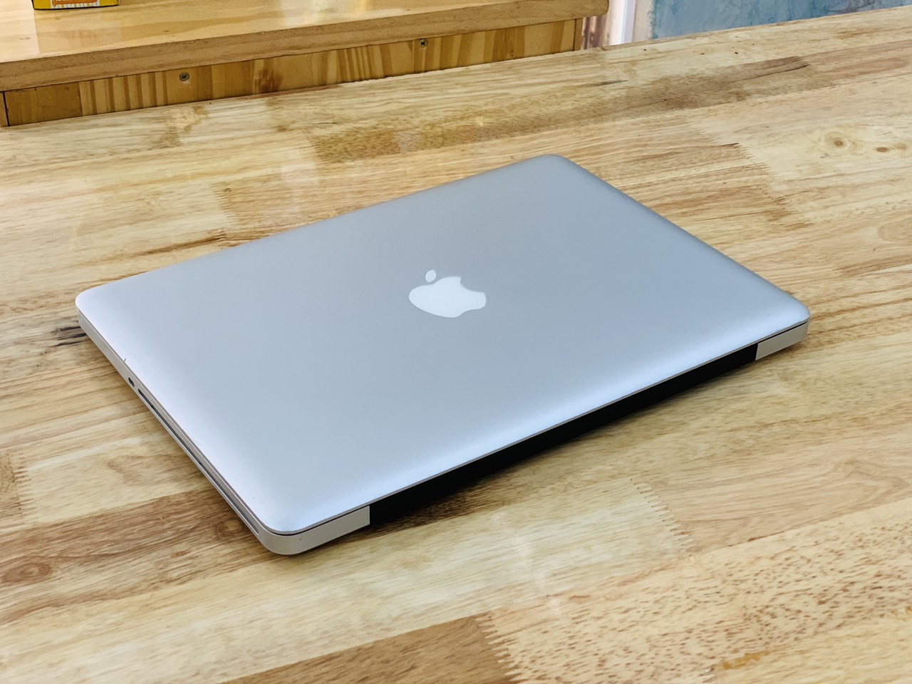Md101 core i5 ram 8gb ssd 256gb 13.3inch đèn phím/sạc/chuột/túi
