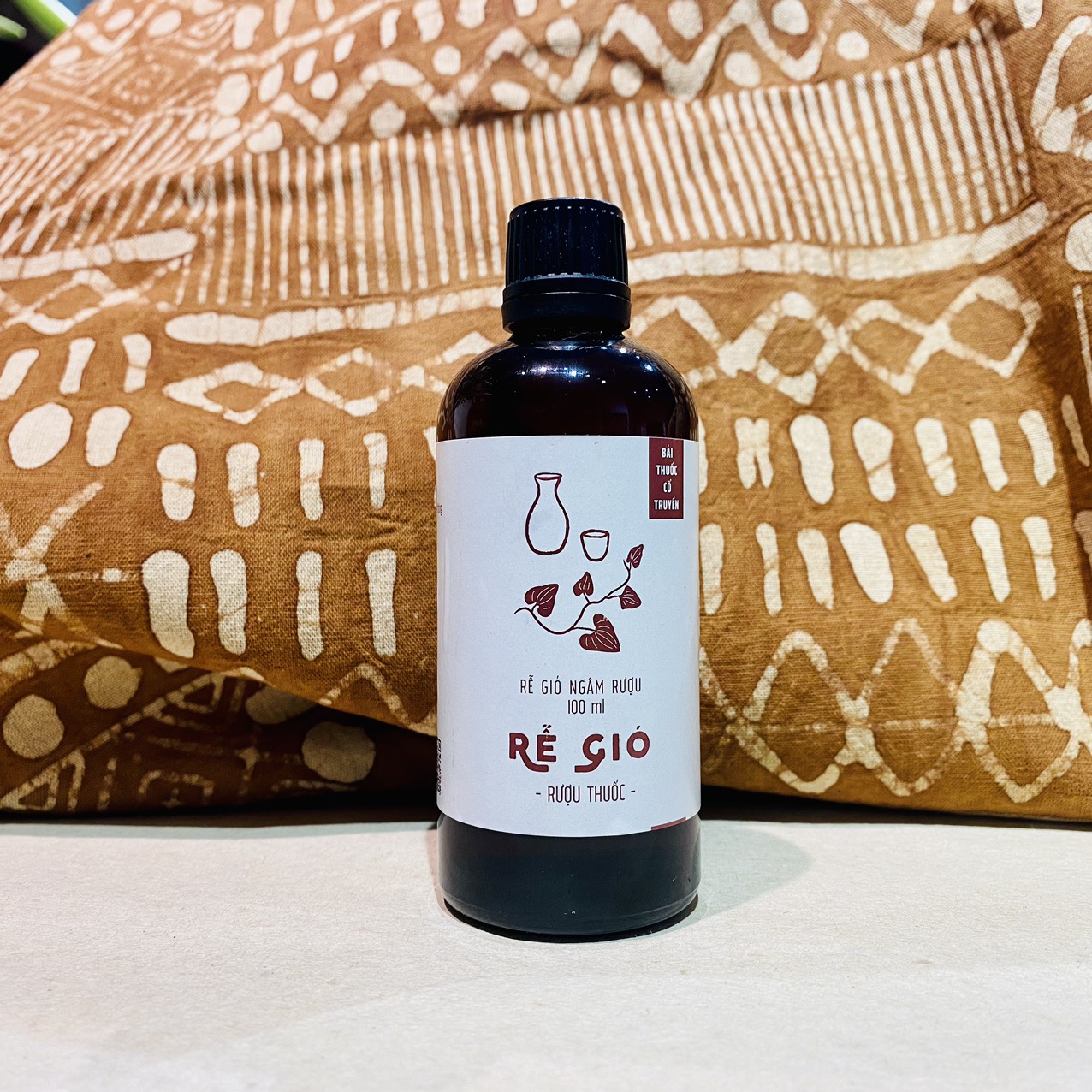 Rễ gió ngâm 100ml - uống hoặc ngâm tắm