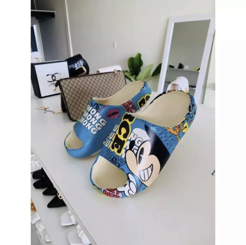 Dép chuột Mickey Dép nữ siêu nhẹ Dép Yeezy mẫu mới nhất