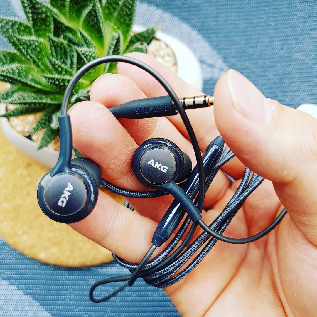 Tai nghe AKG cho Galaxy S8/S9/Note 8/Note 9- Hàng Chính Hãng