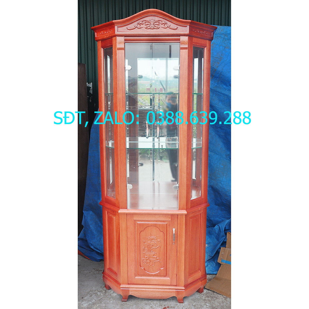Tủ rượu lục lăng (80 x 205 x 42cm) - Phào cong đục Gỗ Xoan Đào Nam Phi .