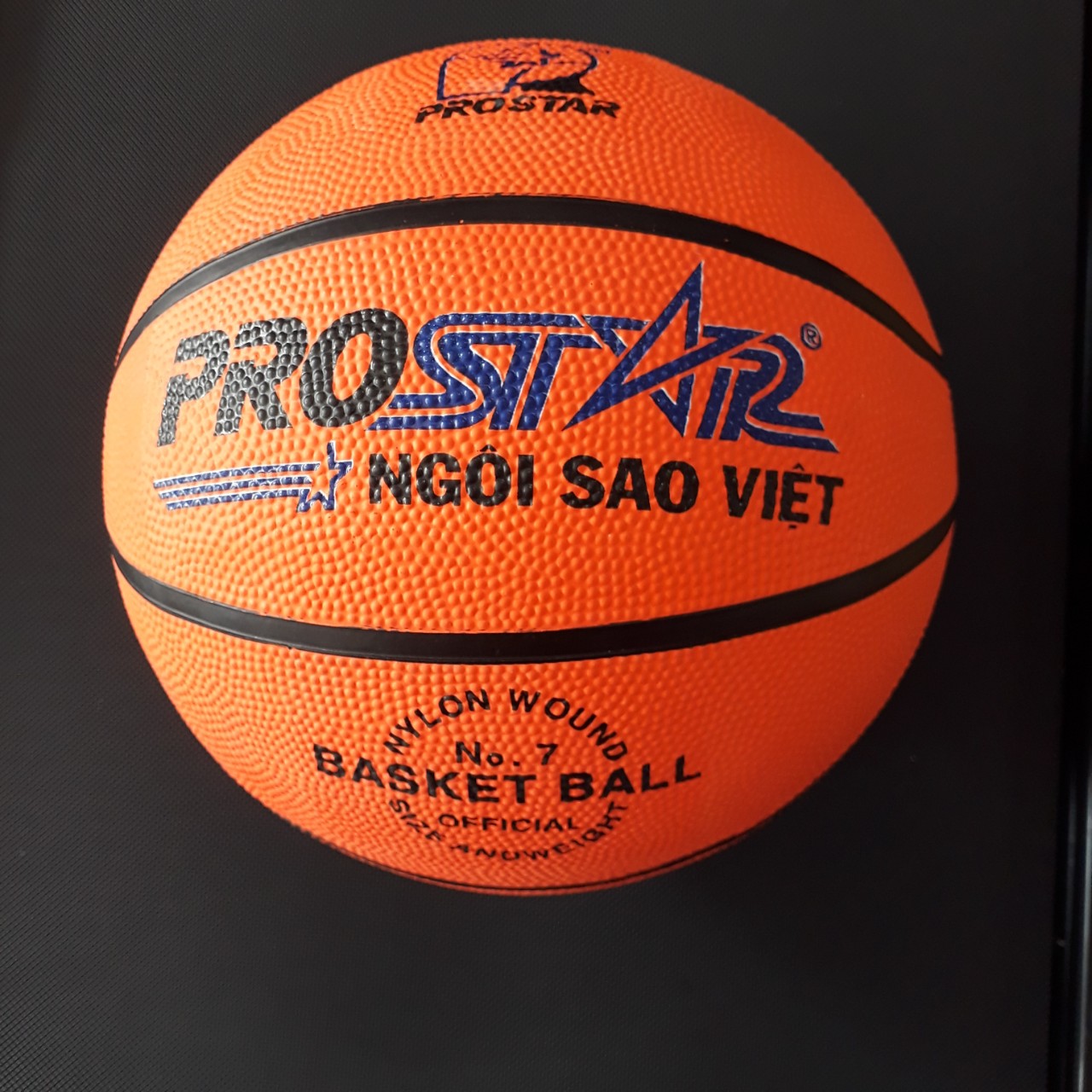 quả bóng rổ prostar số 7, trái banh rổ, bóng rổ cam size 7, có bề mặt sần, ép nổi, quả bóng ngôi sao. phù hợp với nam, nữ và trẻ em trên 10 tuổi dùng để tập luyện và thi đấu