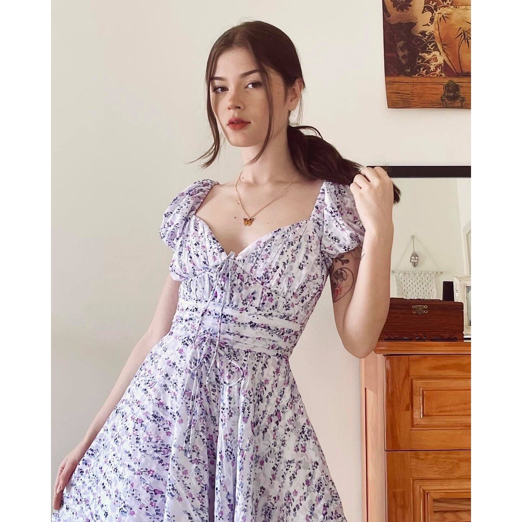 Đầm xòe xẻ tà ngắn tay The Country Vanilla thêu hoa tím