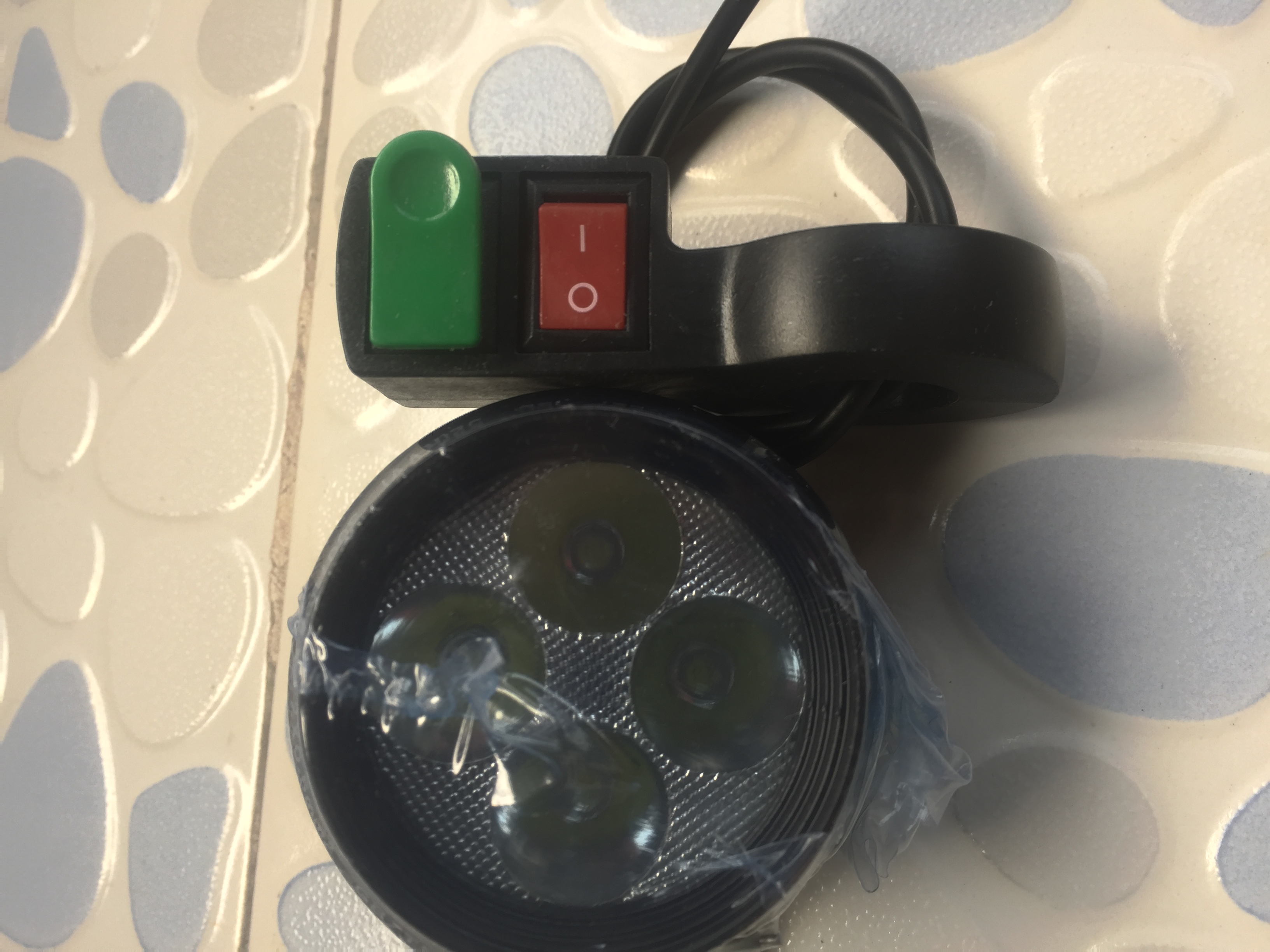 Đèn L4 Ngắn 3 Chế Độ + C.Tắc Tay Lái