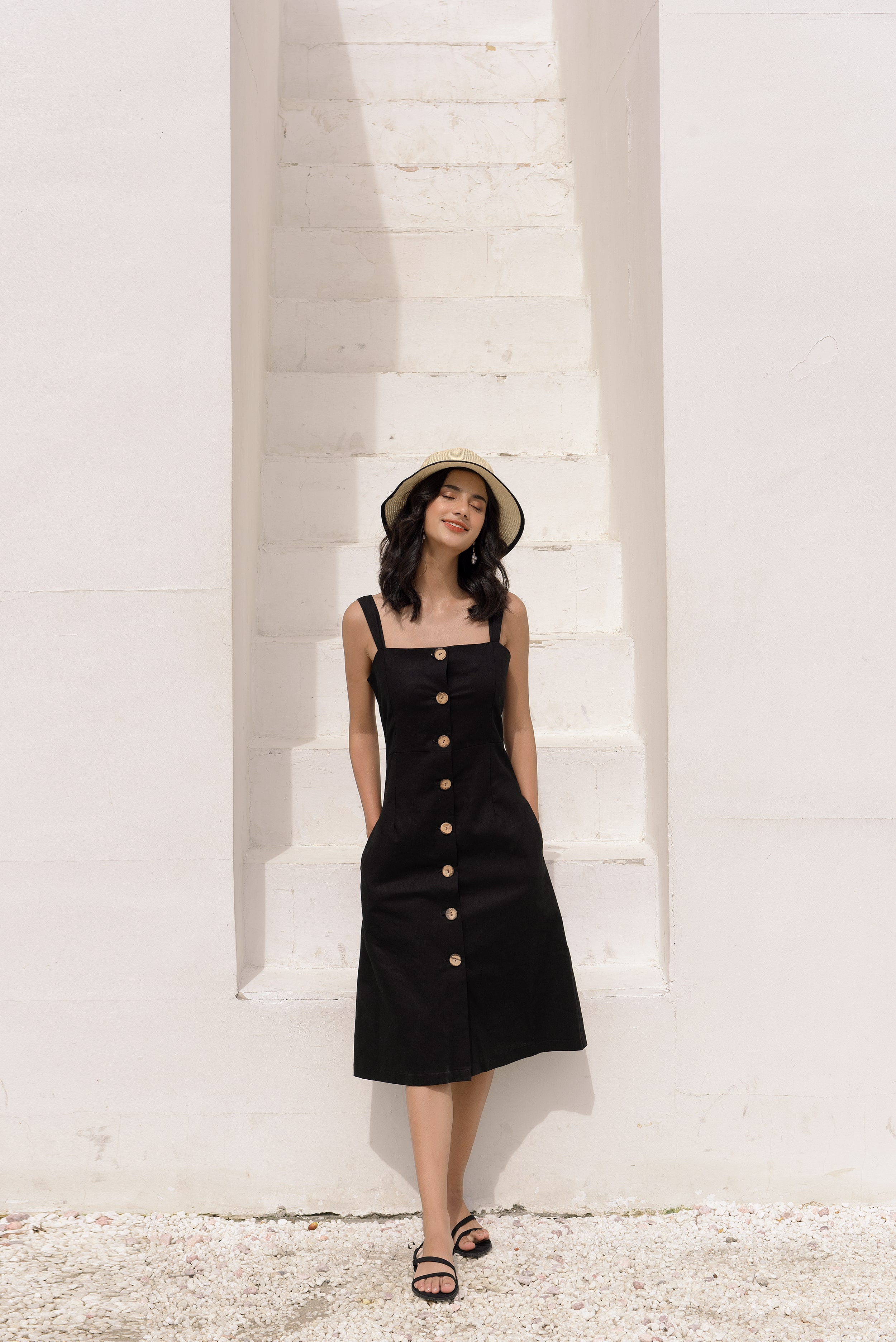 Đầm dây đính nút đen - yv le & co