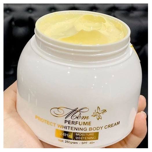 Đ-Kem dưỡng trắng da toàn thân Body mềm A Comestic 250g Giúp Da Trắng Mịn Trẻ Trung Perfume Protect Whitening Body Cream