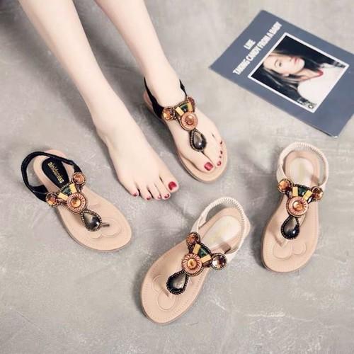 Giày sandal đế bệt đính ngọc